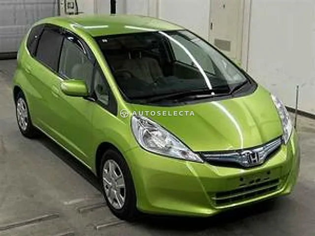 Honda Fit Hybrid 2011, auction grade 4