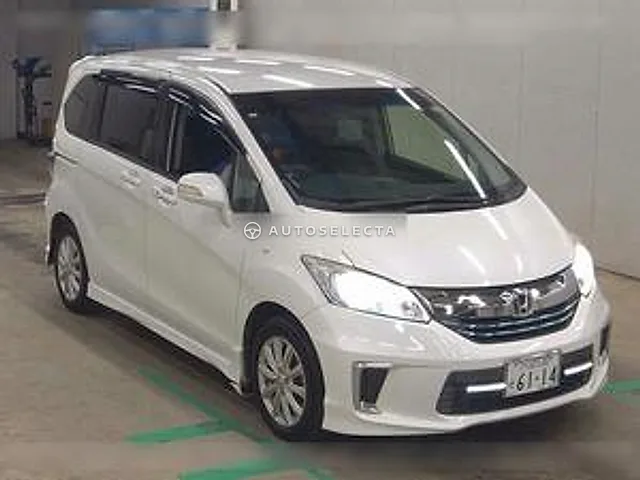 Honda Freed Hybrid 2014, auction grade 3.5