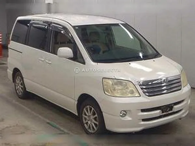 Toyota Noah 2003