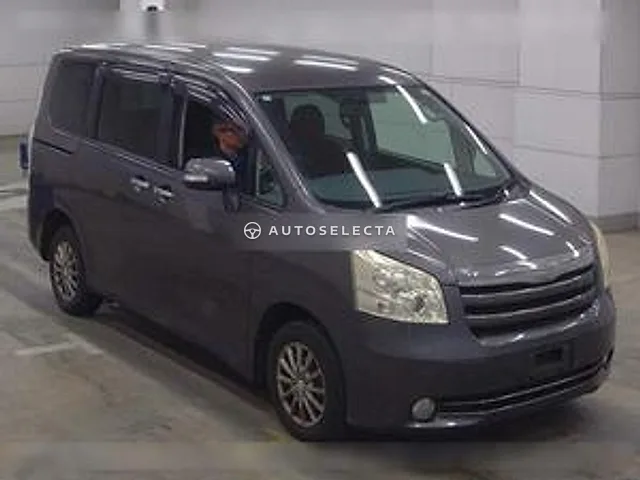 Toyota Noah 2010, auction grade 3.5