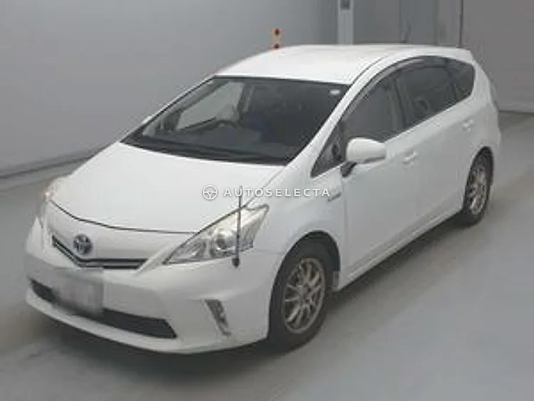 Toyota Prius Alpha 2014, photo 1 of 1