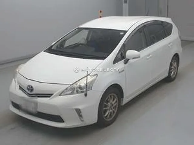 Toyota Prius Alpha 2014, auction grade 3.5