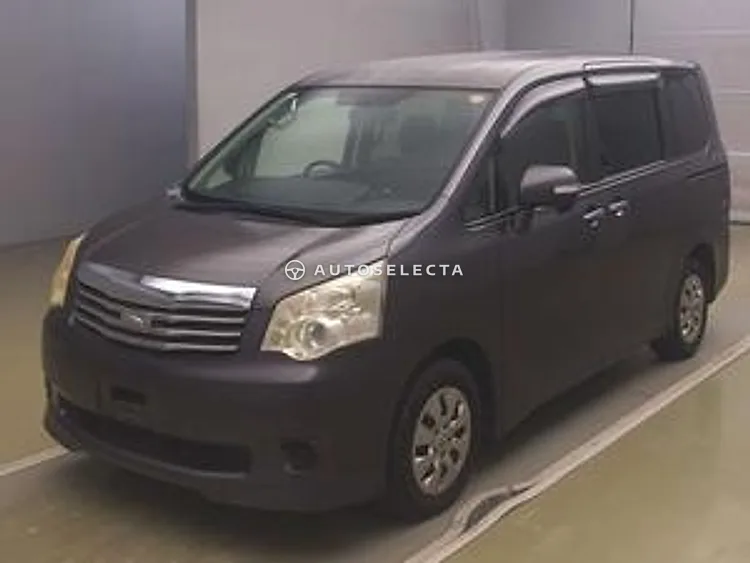 Toyota Noah 2011, photo 1 of 1