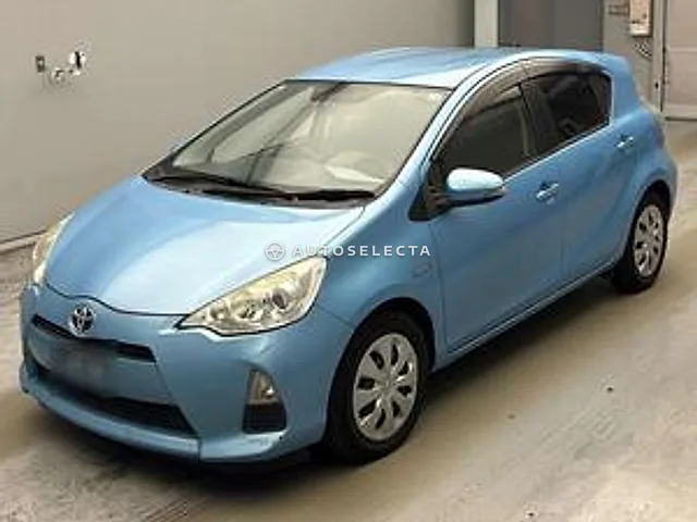 Toyota Aqua 2013, auction grade RA