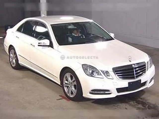 Mercedes-Benz E-Class 2011, auction grade 3.5