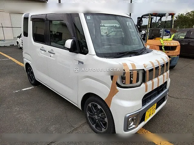Daihatsu Wake 2015