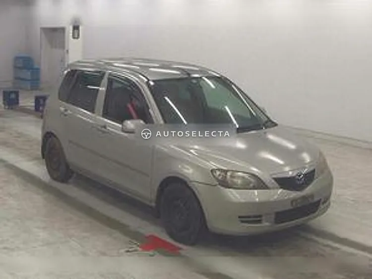 Mazda Demio 2004, photo 1 of 6