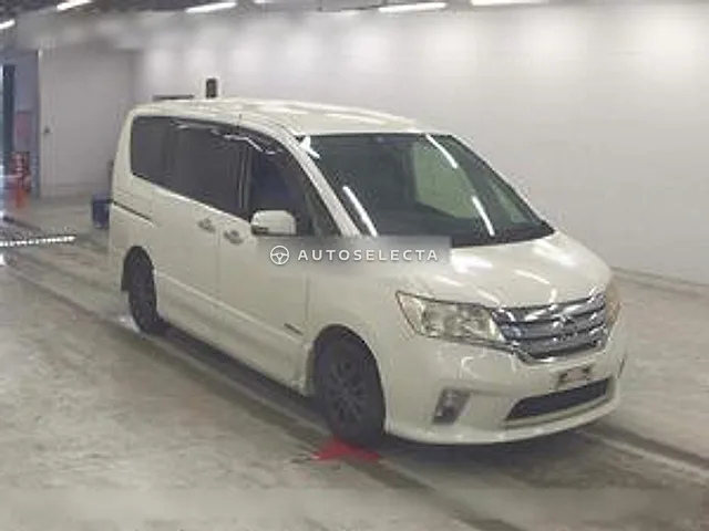 Nissan Serena 2013