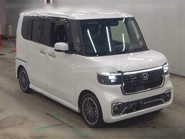Honda N-BOX Custom 2023, auction grade R