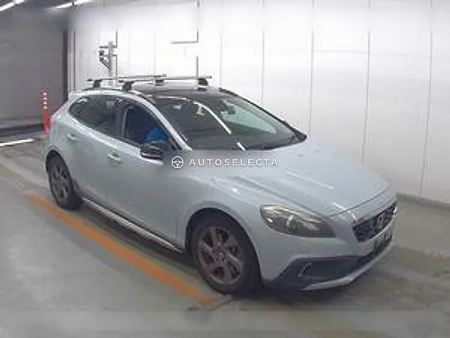Volvo V40 2013, auction grade 3.5
