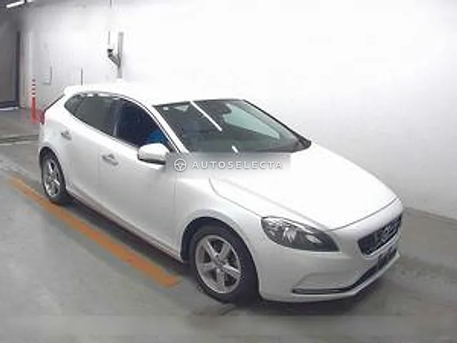 Volvo V40 2014, auction grade 4.5