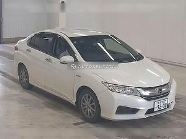 Honda Grace 2015, auction grade 3