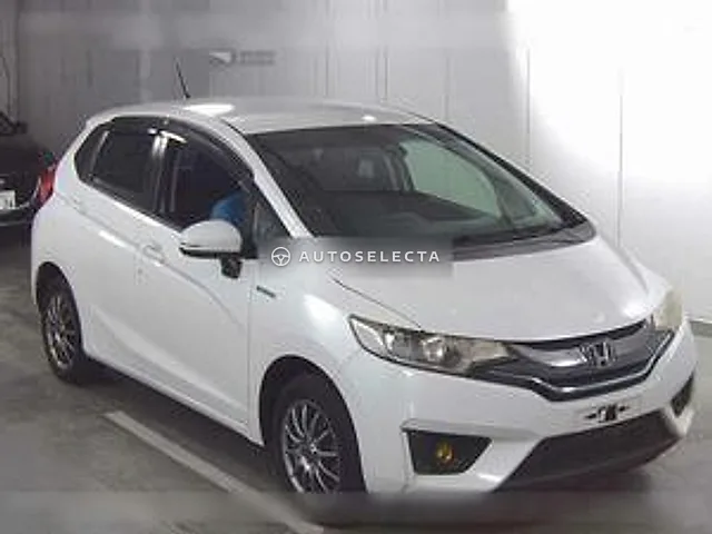 Honda Fit Hybrid 2015, auction grade 3.5