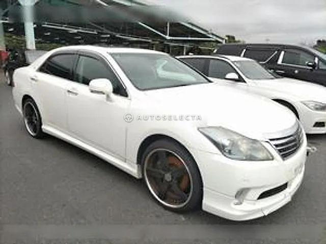 Toyota Crown Hybrid 2011