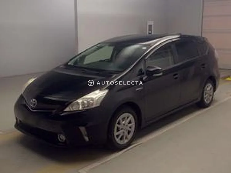 Toyota Prius Alpha 2013, photo 1 of 1