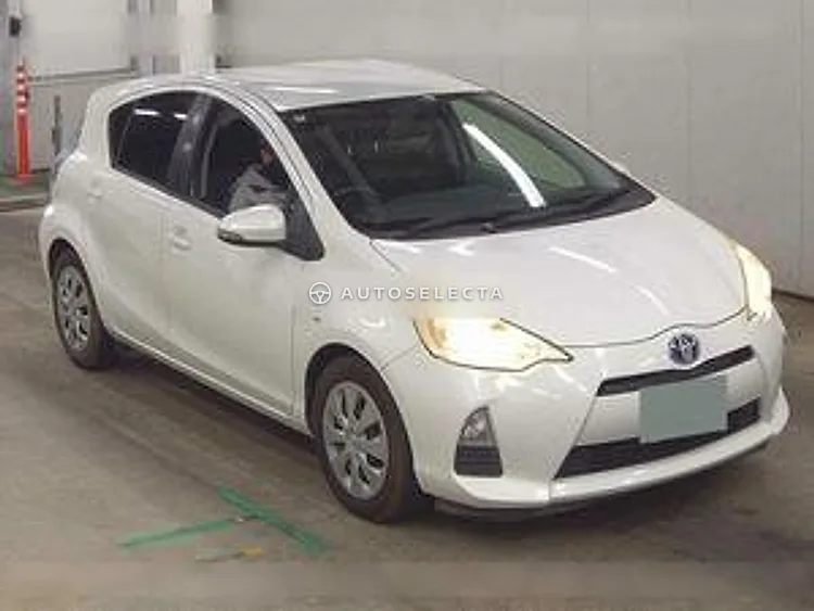 Toyota Aqua 2012, photo 1 of 1