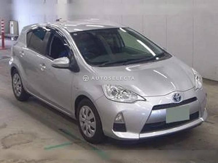 Toyota Aqua 2012, photo 1 of 1