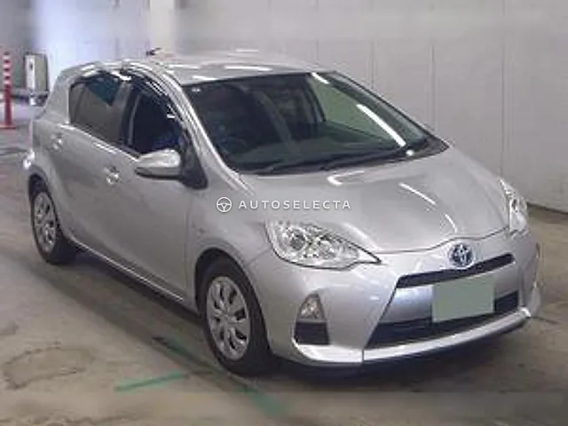 Toyota Aqua 2012, auction grade 4.5