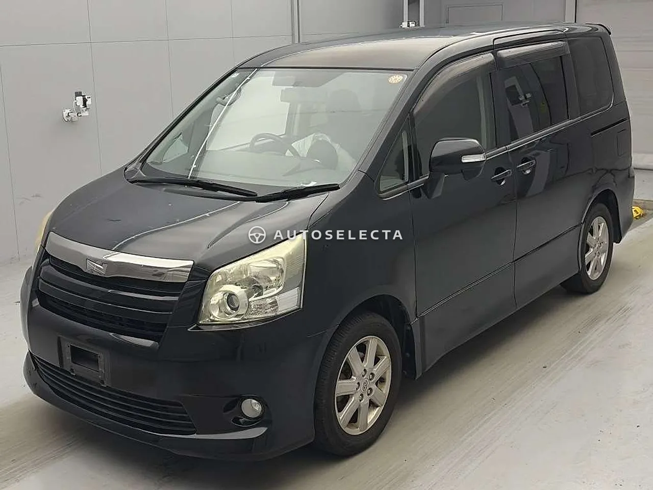 Toyota Noah 2007, photo 1 of 1