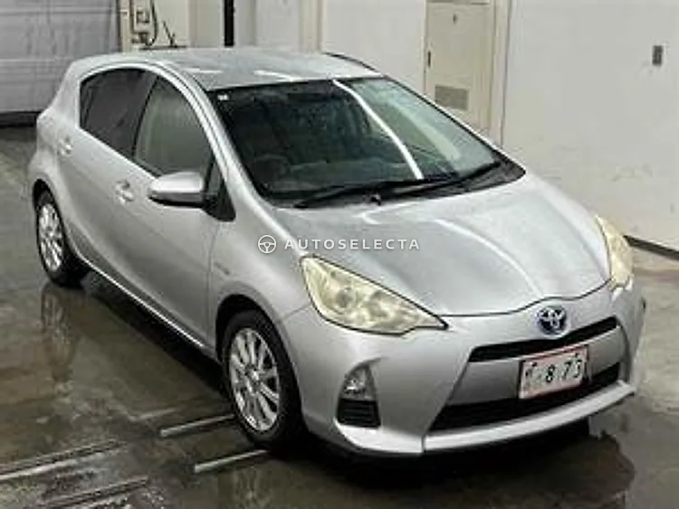 Toyota Aqua 2012, photo 1 of 1