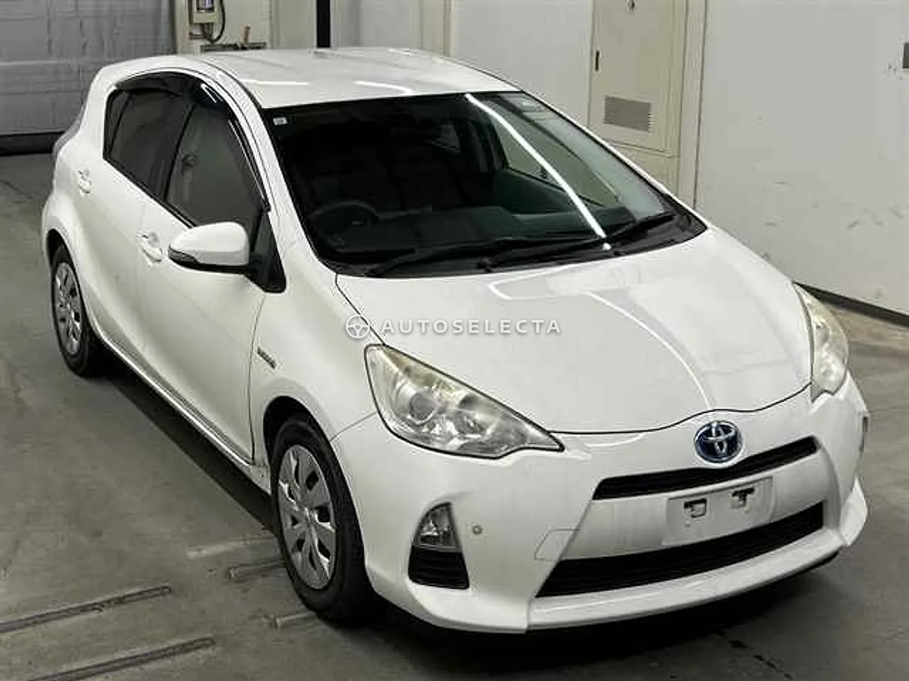 Toyota Aqua 2013, photo 1 of 1