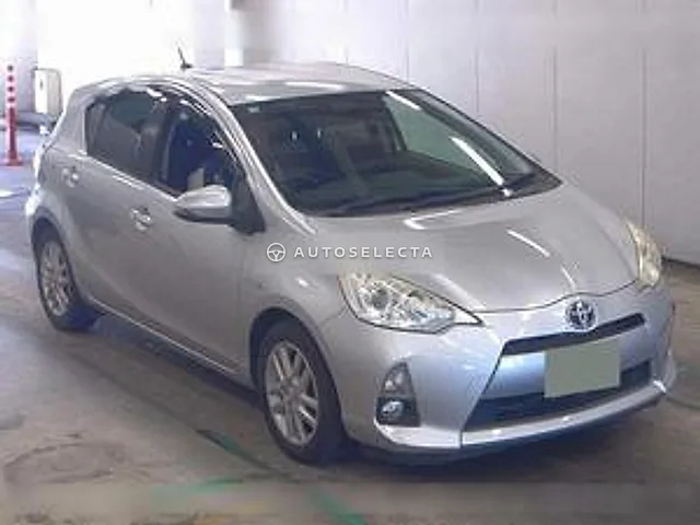Toyota Aqua 2013, auction grade 4