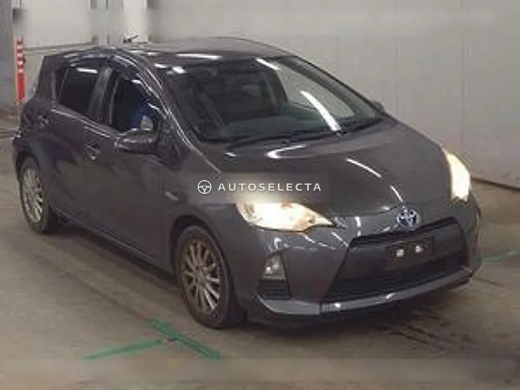 Toyota Aqua 2013, photo 1 of 1