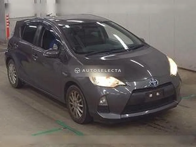 Toyota Aqua 2013, auction grade 3.5