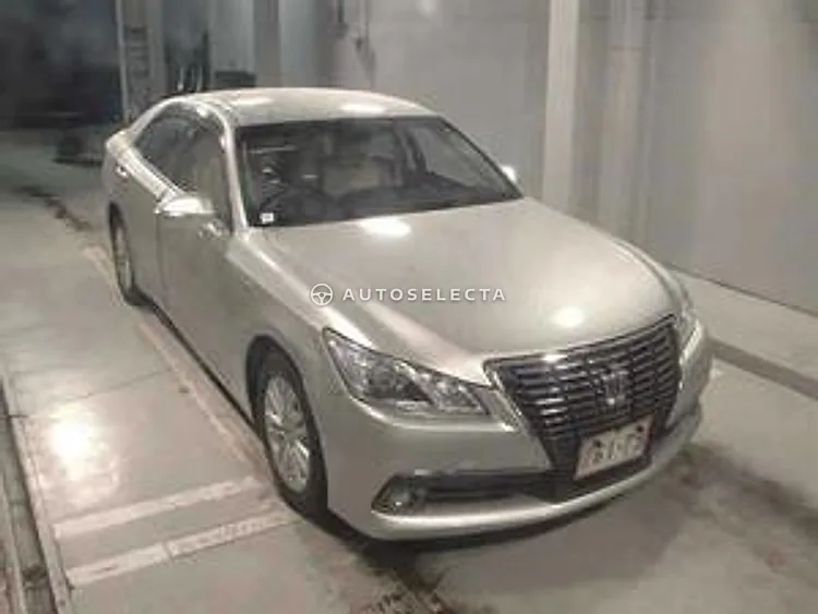 Toyota Crown 2015, photo 1 of 1