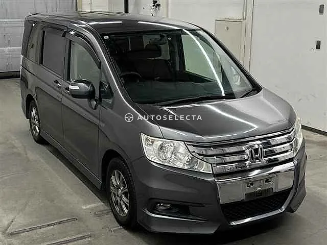 Honda Stepwgn Spada 2011, auction grade 3.5