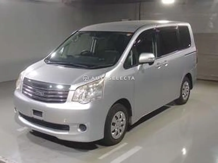 Toyota Noah 2010, photo 1 of 1
