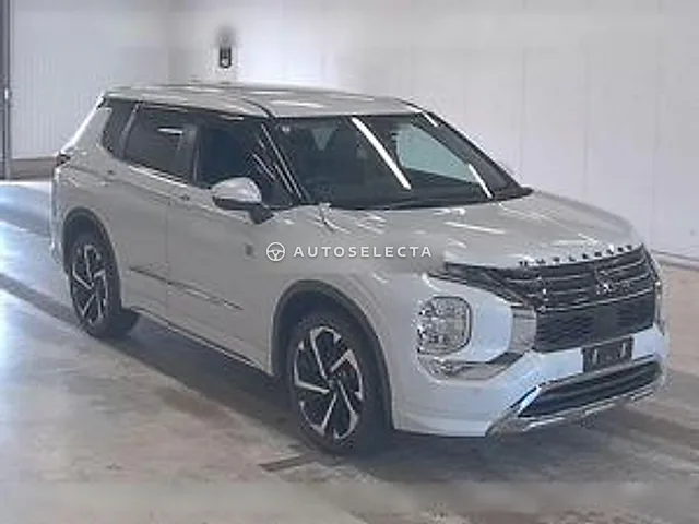 Mitsubishi Outlander PHEV 2021, auction grade 4.5