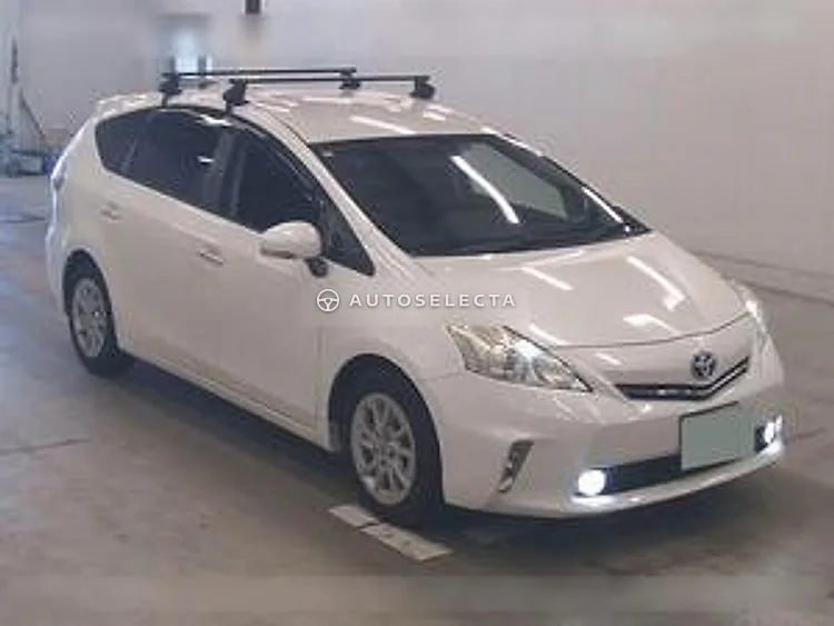 Toyota Prius Alpha 2014, photo 1 of 1