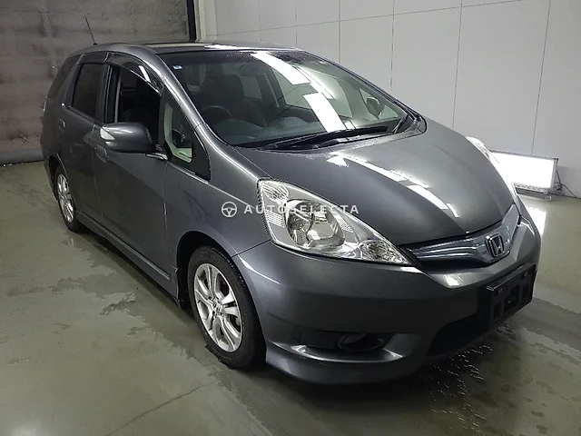 Honda Fit Shuttle 2011, auction grade 3.5