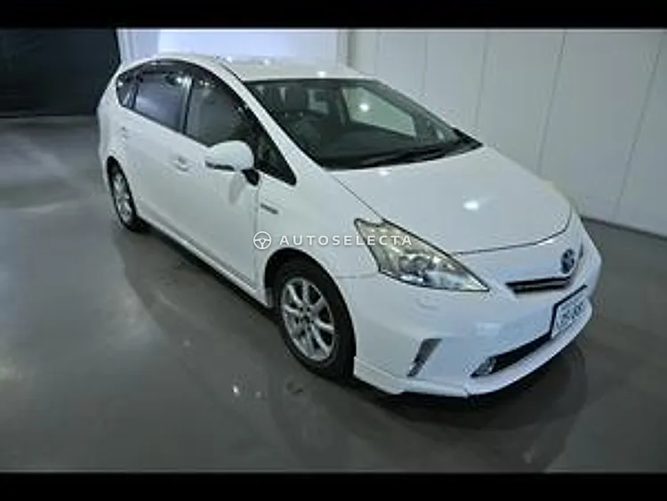 Toyota Prius Alpha 2012, photo 1 of 1