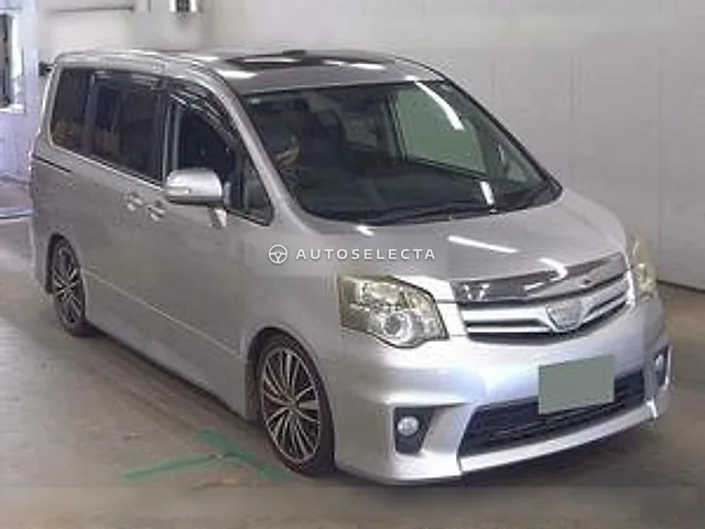 Toyota Noah 2010, auction grade R