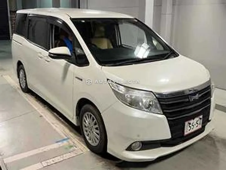 Toyota Noah 2014, photo 1 of 1