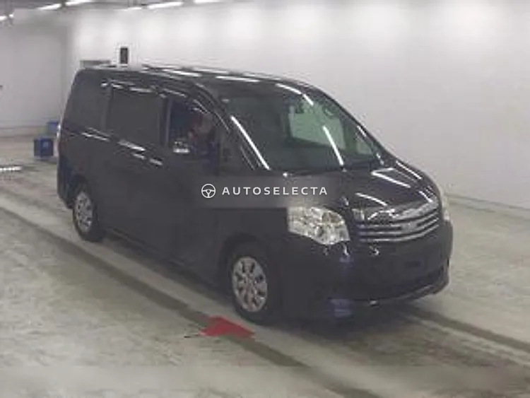 Toyota Noah 2013, photo 1 of 1