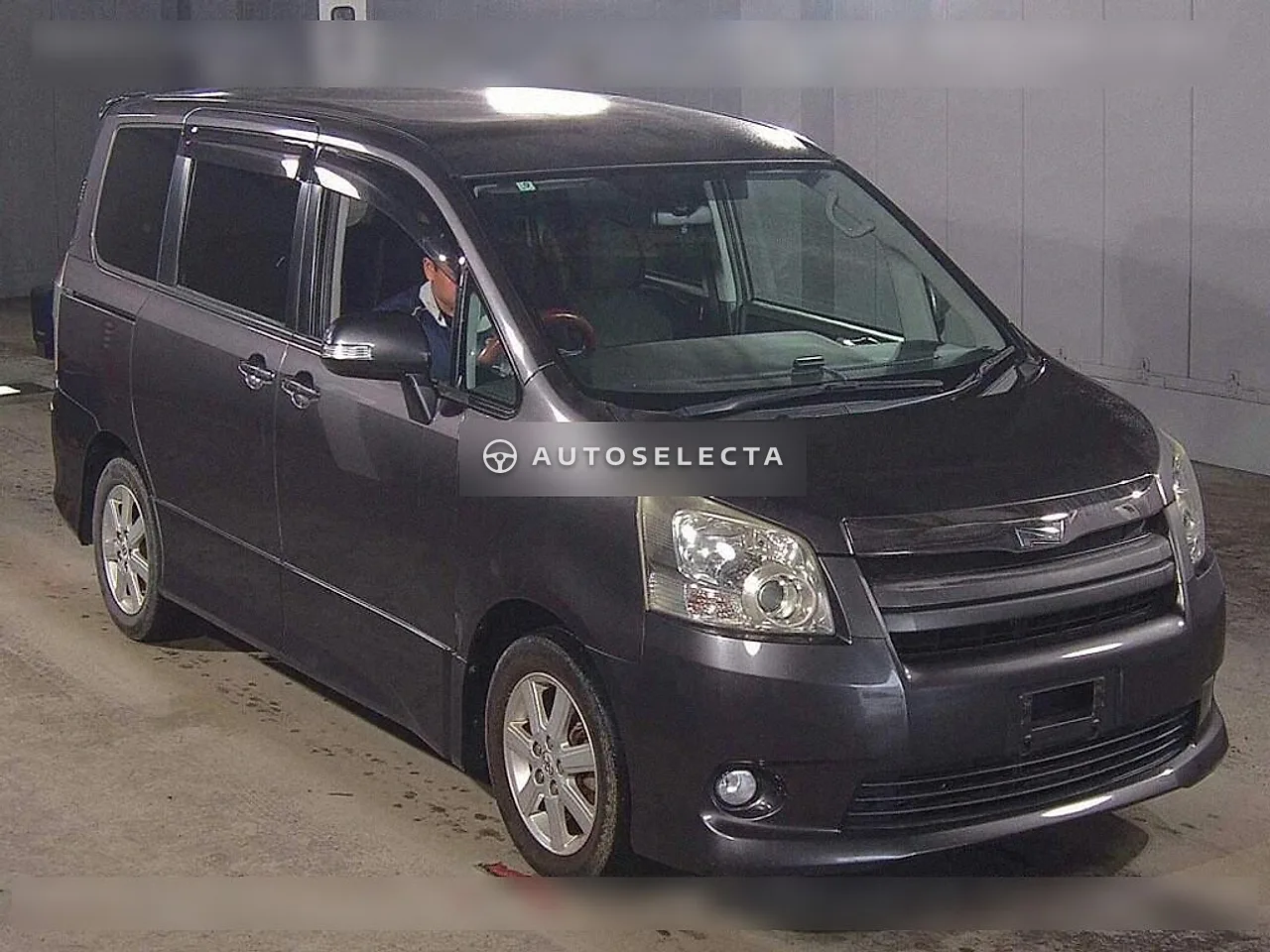 Toyota Noah 2007, photo 1 of 1