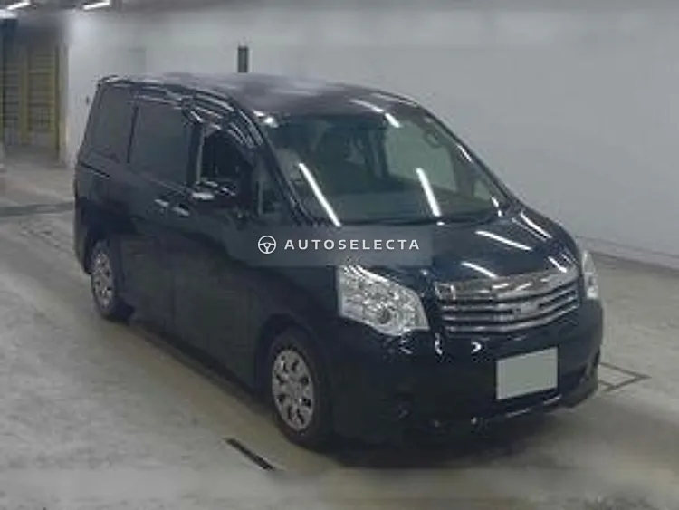 Toyota Noah 2013, photo 1 of 1