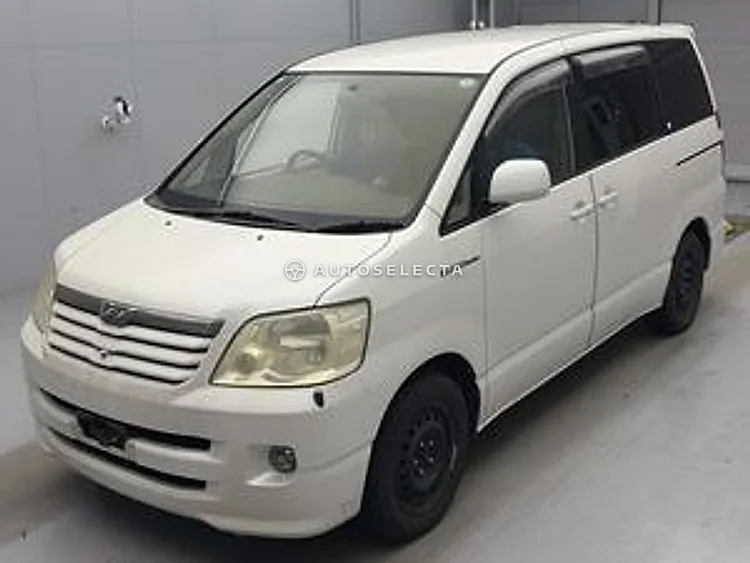 Toyota Noah 2003, photo 1 of 1