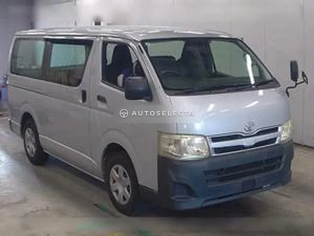 Toyota Hiace Van 2011, auction grade 3.5