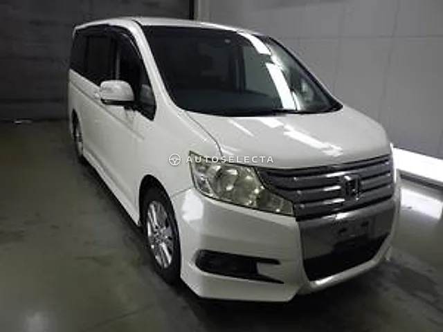 Honda Stepwgn Spada 2010, auction grade 3.5