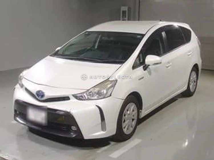 Toyota Prius Alpha 2015, photo 1 of 1