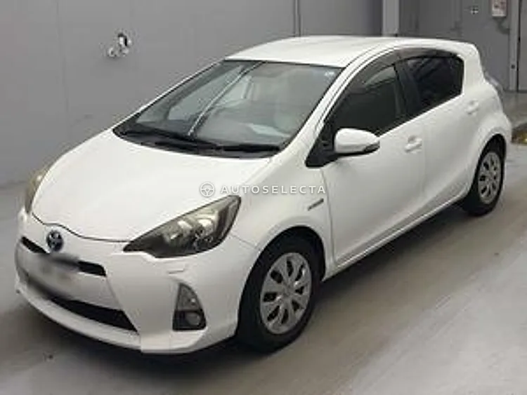 Toyota Aqua 2012, photo 1 of 1