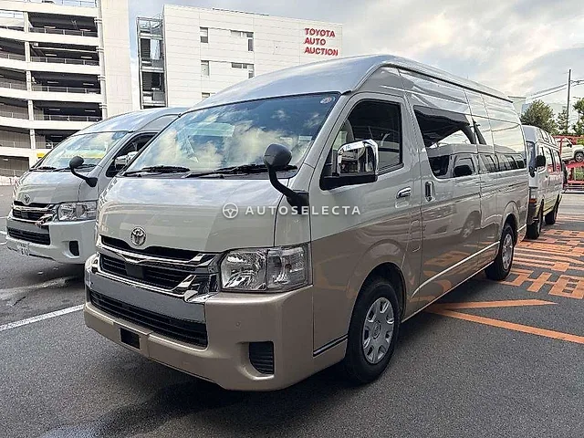 Toyota Hiace Wagon 2021, auction grade 3.5