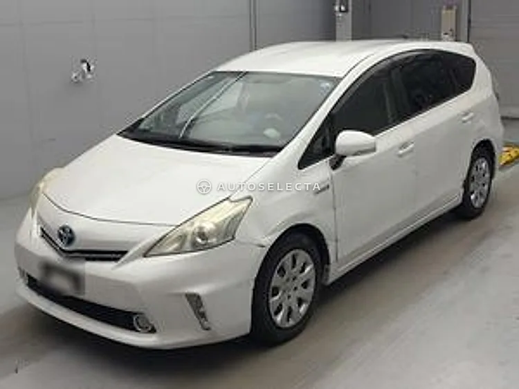Toyota Prius Alpha 2012, photo 1 of 1