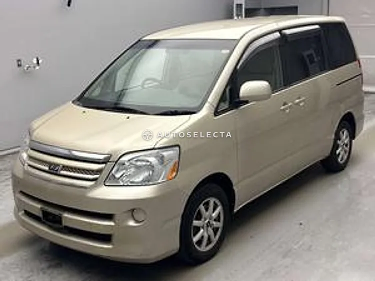 Toyota Noah 2004, photo 1 of 1