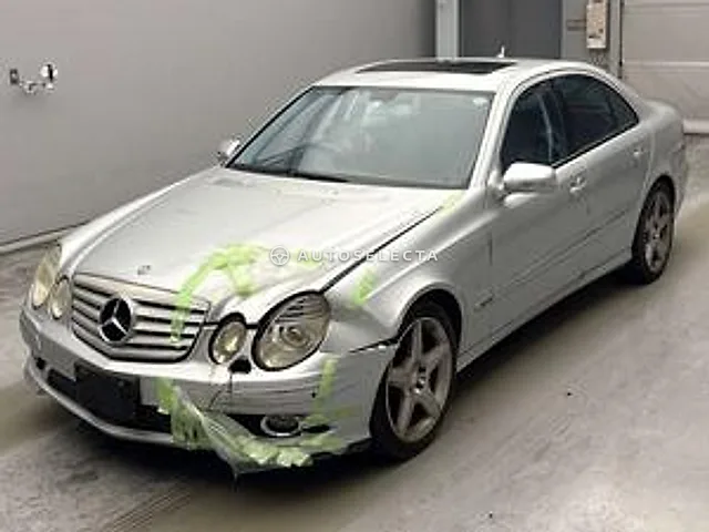 Mercedes-Benz E-Class 2006, auction grade R