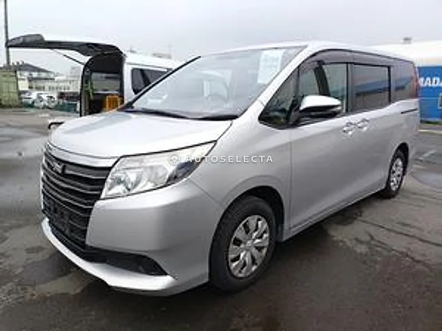 Toyota Noah 2015
